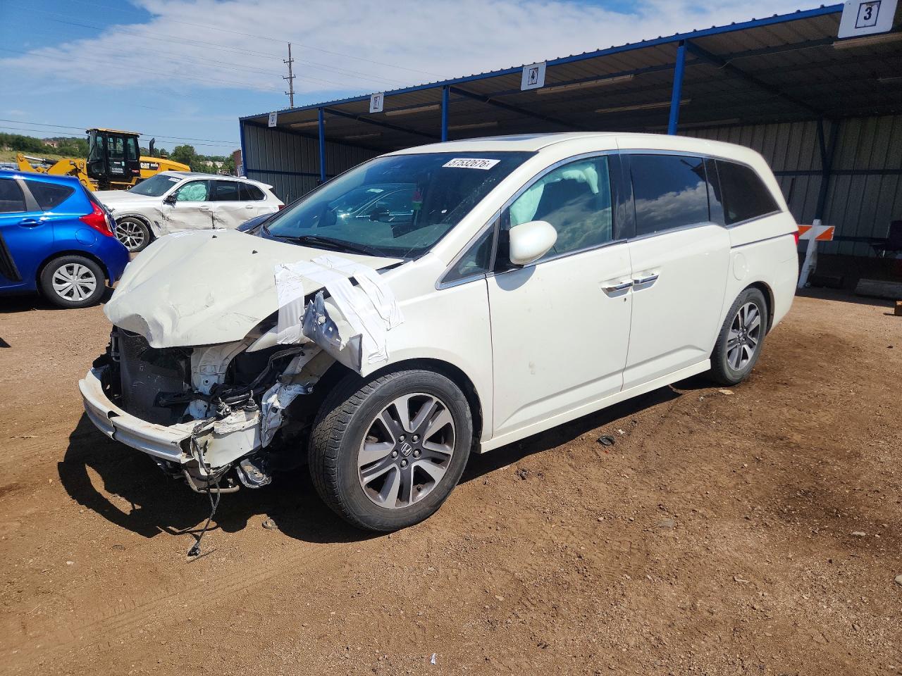 2014 Honda Odyssey Touring White vin: 5FNRL5H90EB050386