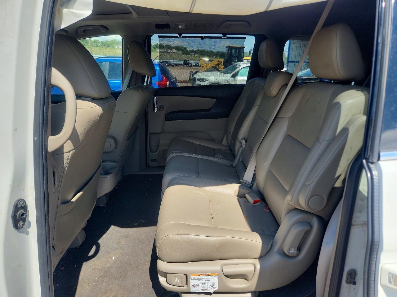 2014 Honda Odyssey Touring White vin: 5FNRL5H90EB050386