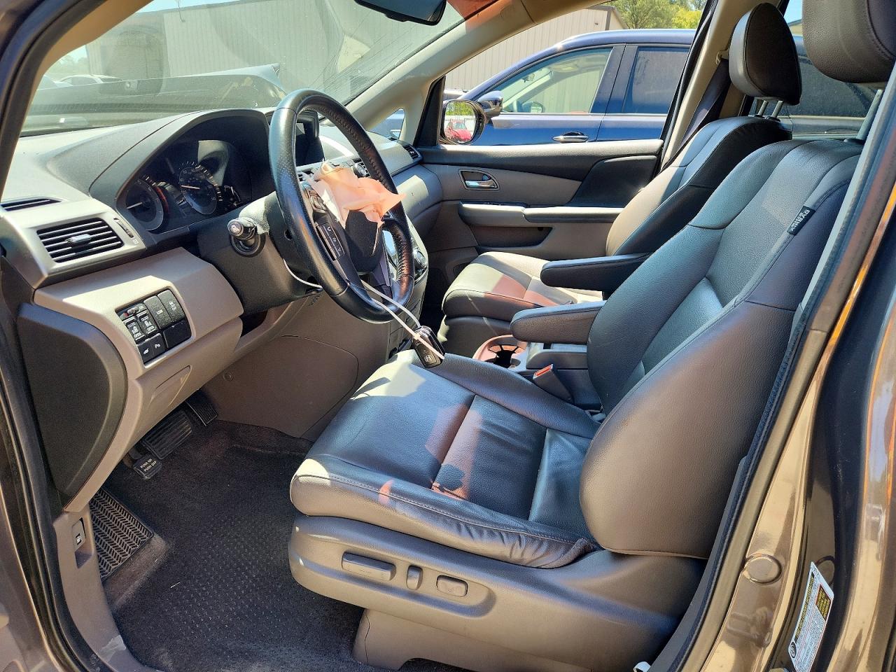 2014 Honda Odyssey Touring Gray vin: 5FNRL5H90EB070122