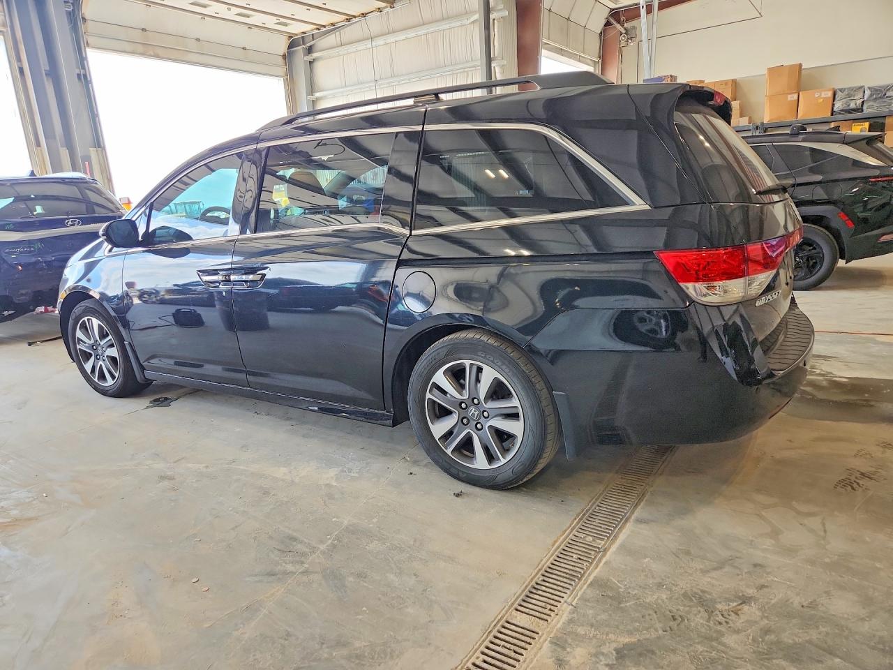 2014 Honda Odyssey Touring Black vin: 5FNRL5H90EB079516