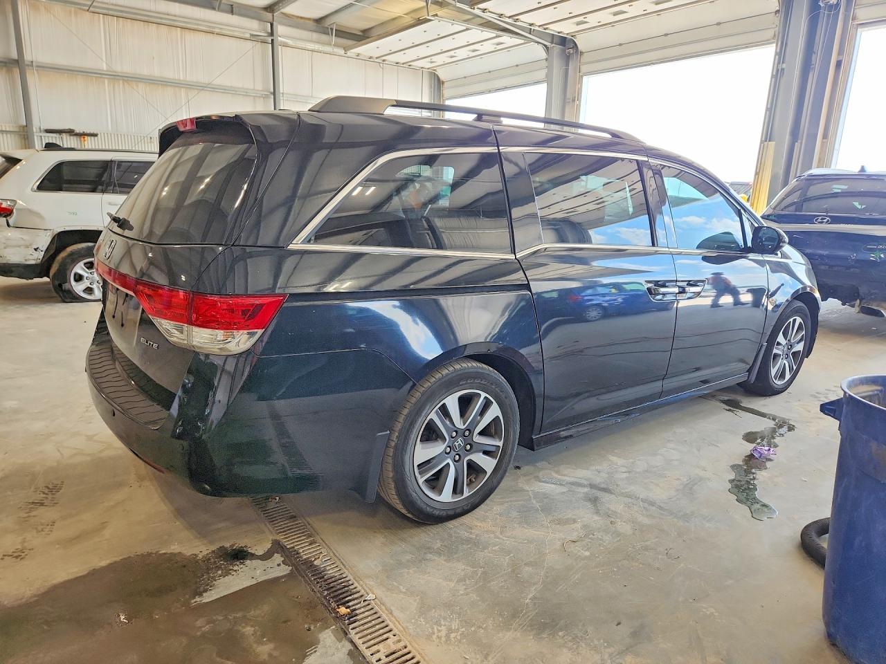 2014 Honda Odyssey Touring Black vin: 5FNRL5H90EB079516
