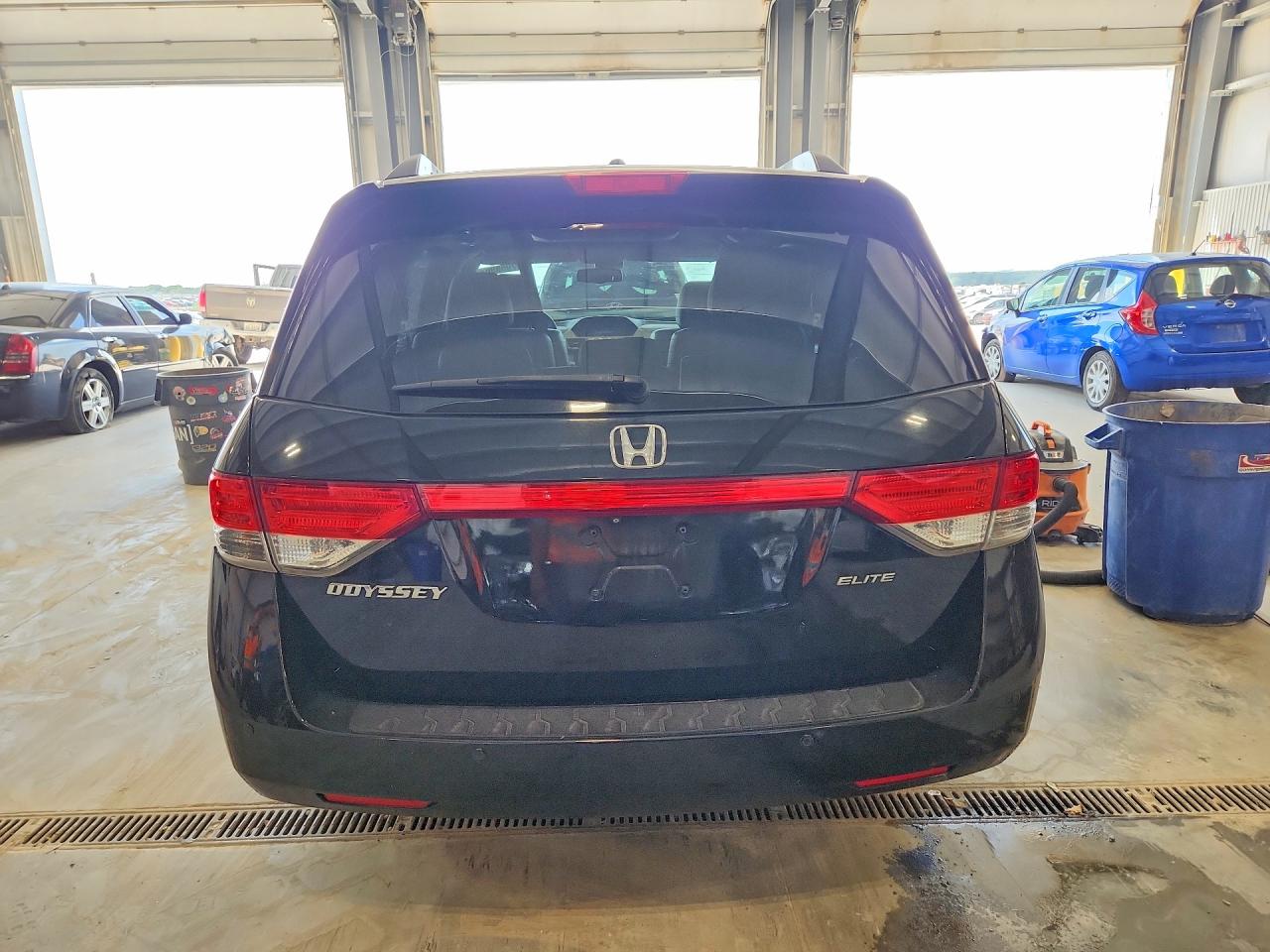 2014 Honda Odyssey Touring Black vin: 5FNRL5H90EB079516