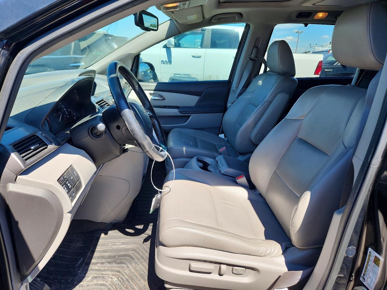 2014 Honda Odyssey Black vin: 5FNRL5H90EB081847