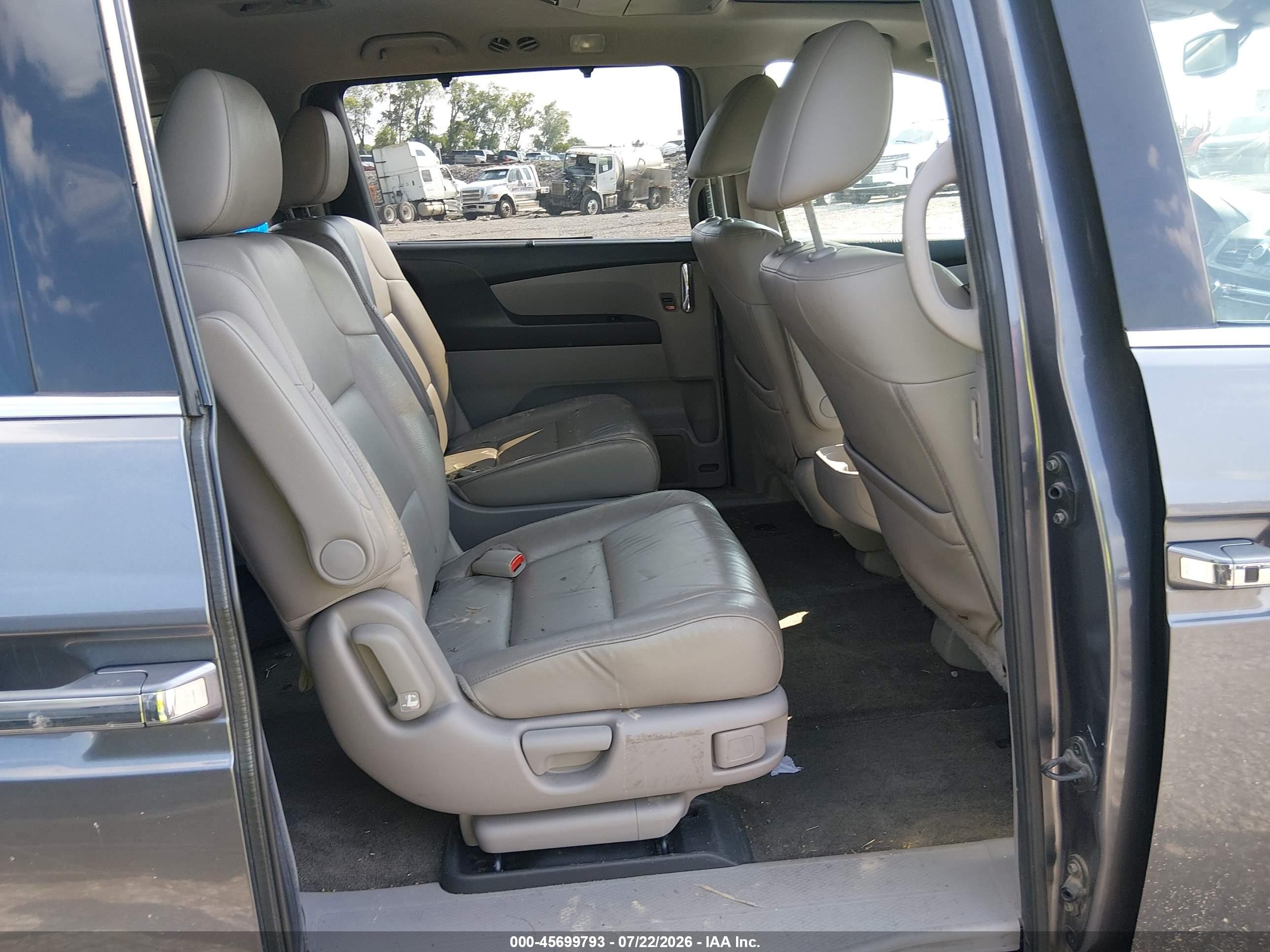 2014 Honda Odyssey Touring/touring Elite Gray vin: 5FNRL5H90EB084666