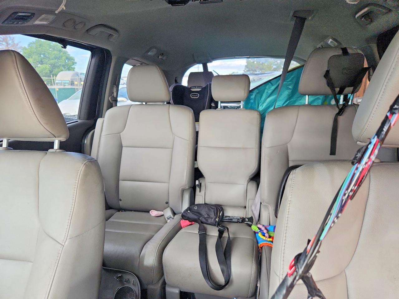 2014 Honda Odyssey Touring Silver vin: 5FNRL5H90EB094338
