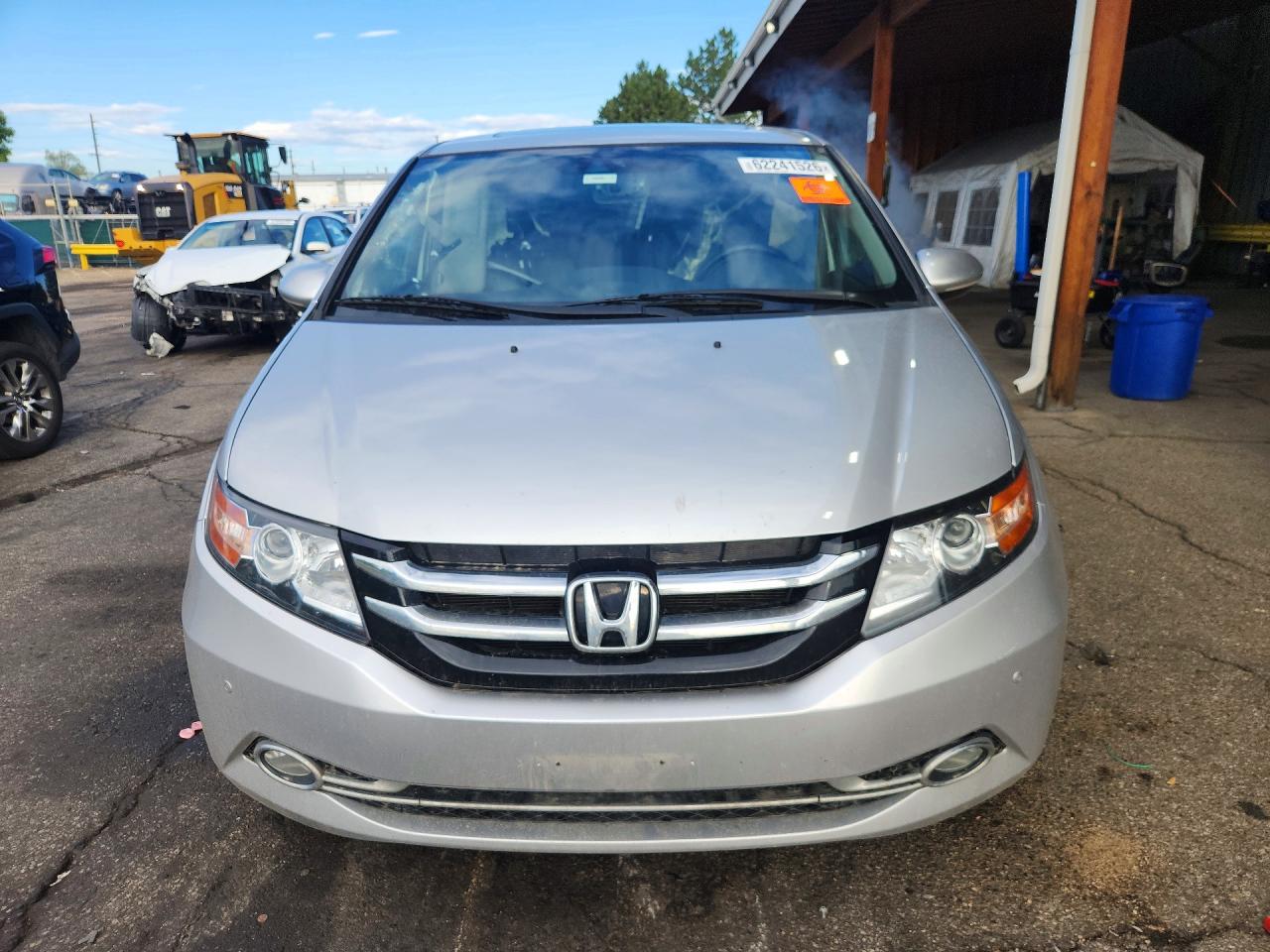 2014 Honda Odyssey Touring Silver vin: 5FNRL5H90EB094338