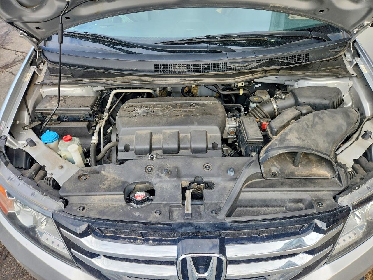 2014 Honda Odyssey Touring Silver vin: 5FNRL5H90EB094338