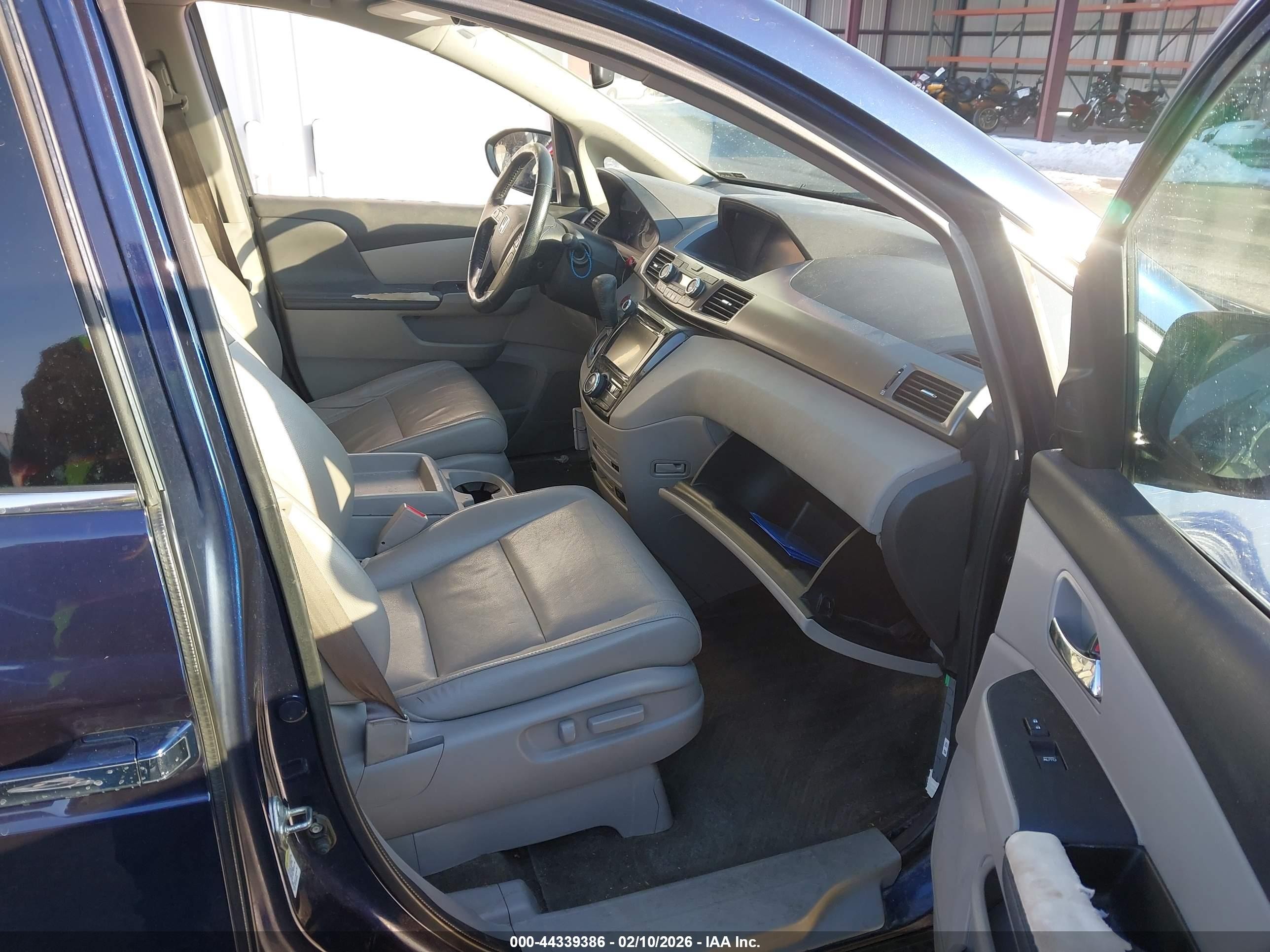 2015 Honda Odyssey Touring/touring Elite Blue vin: 5FNRL5H90FB048445
