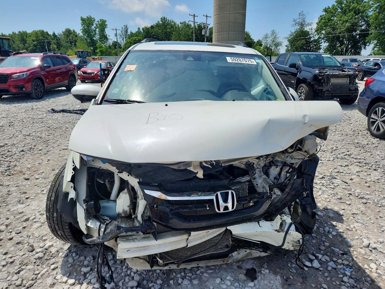 2015 Honda Odyssey Touring White vin: 5FNRL5H90FB053807