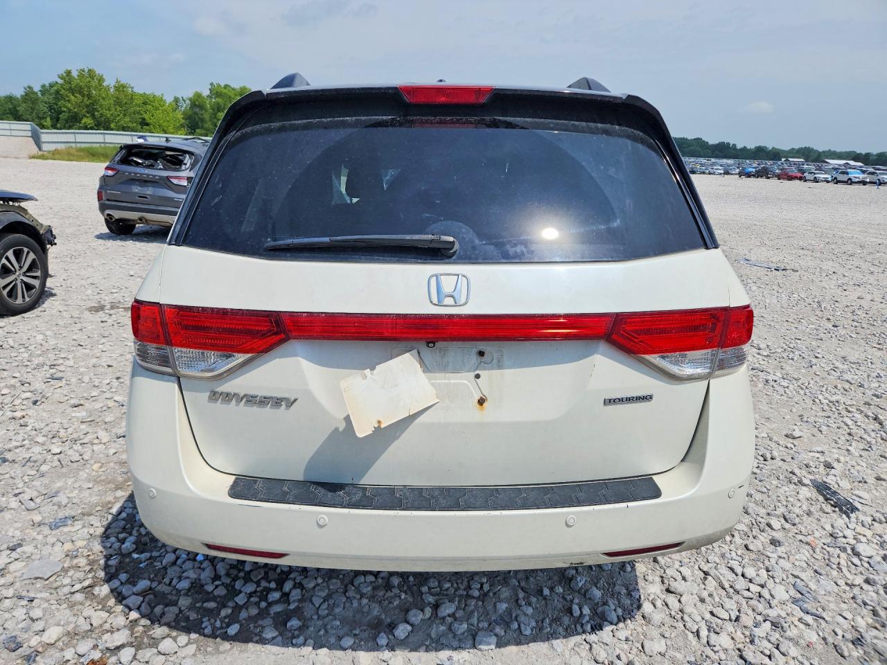 2015 Honda Odyssey Touring White vin: 5FNRL5H90FB053807