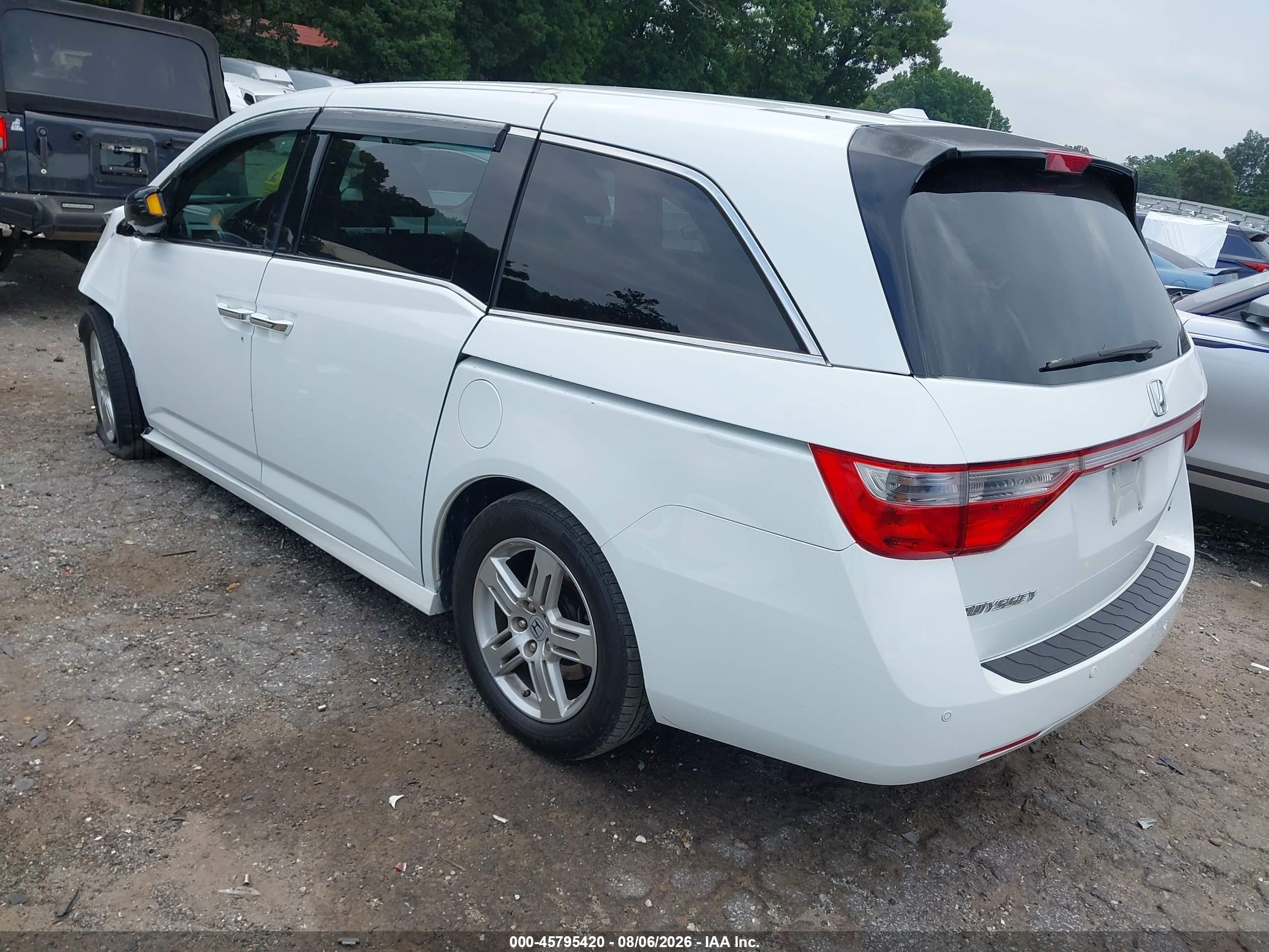 2011 Honda Odyssey Touring/touring Elite Белый vin: 5FNRL5H91BB011947