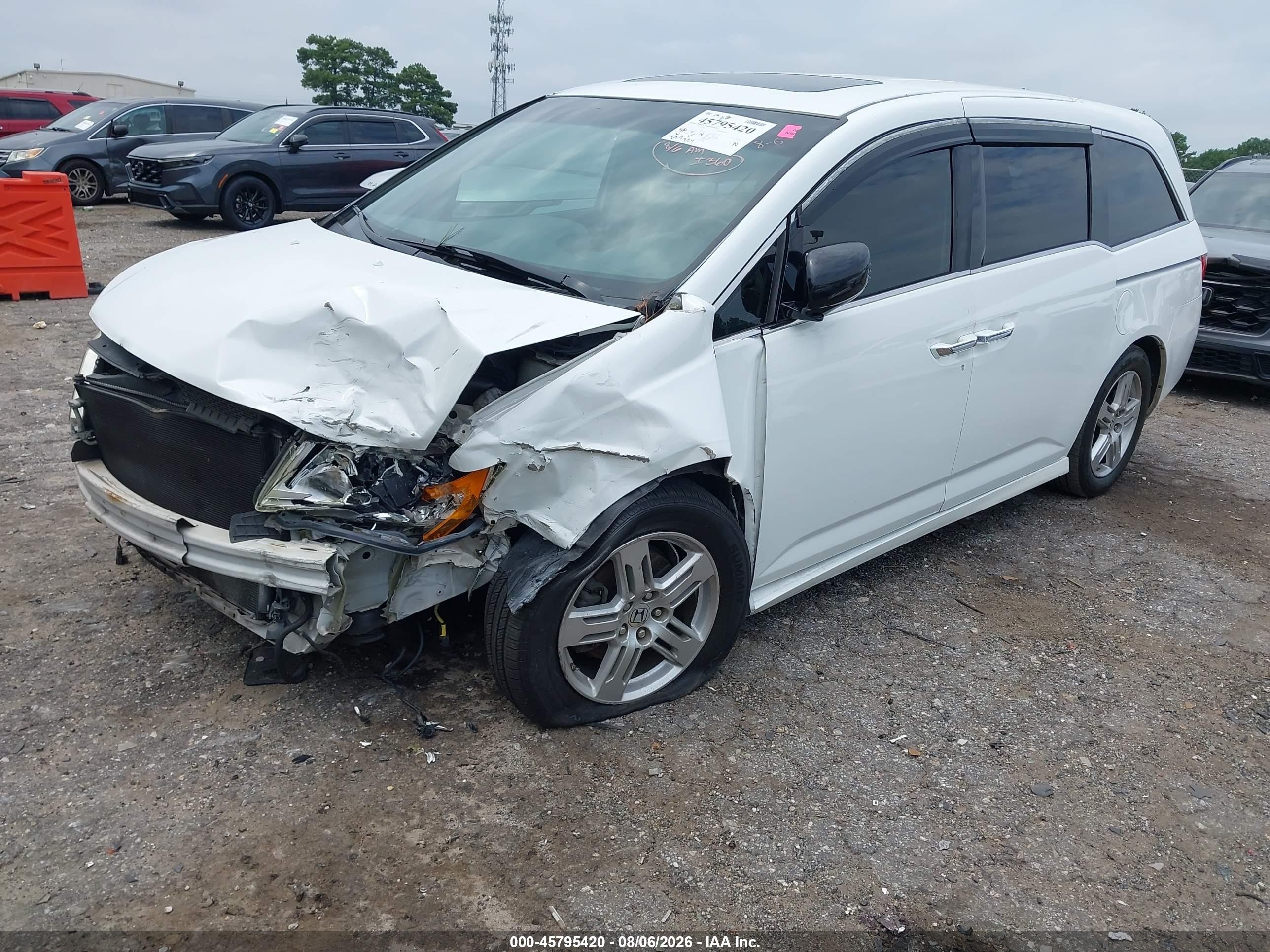 2011 Honda Odyssey Touring/touring Elite Белый vin: 5FNRL5H91BB011947