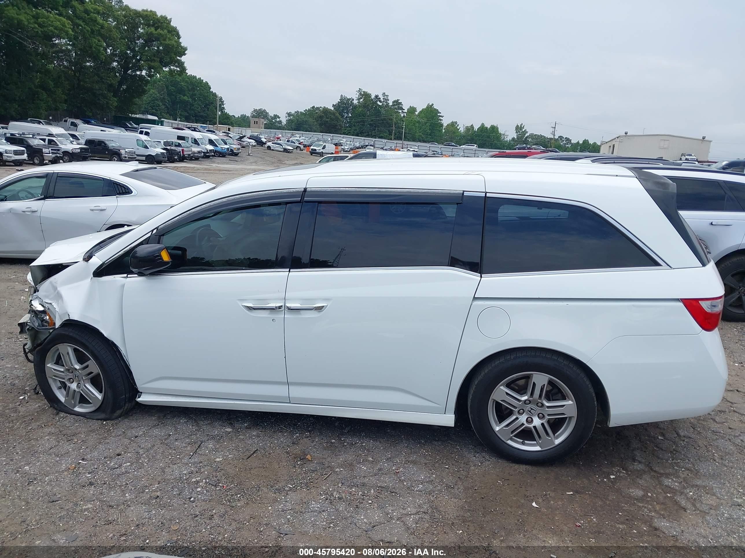 2011 Honda Odyssey Touring/touring Elite Белый vin: 5FNRL5H91BB011947