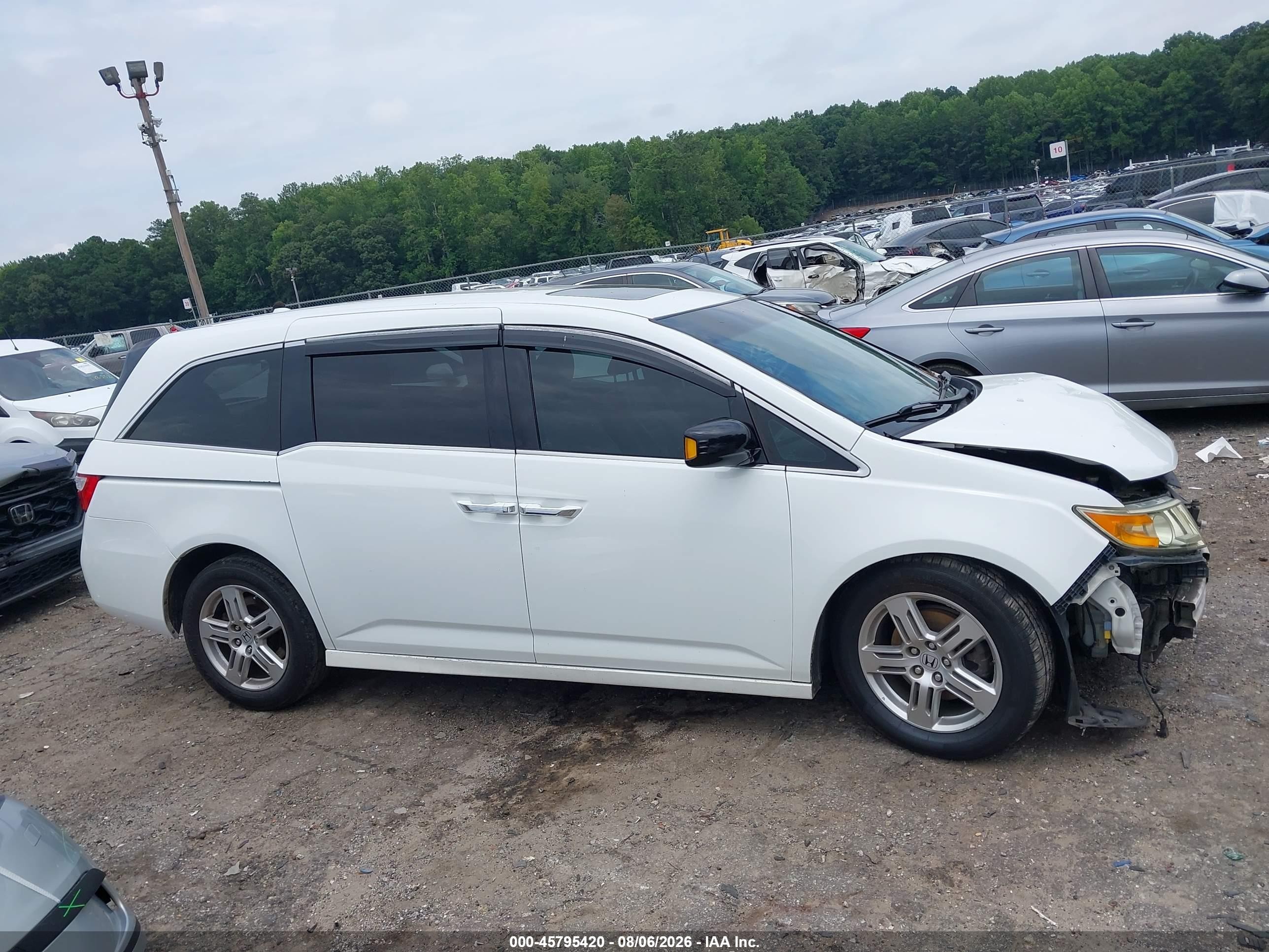 2011 Honda Odyssey Touring/touring Elite Белый vin: 5FNRL5H91BB011947