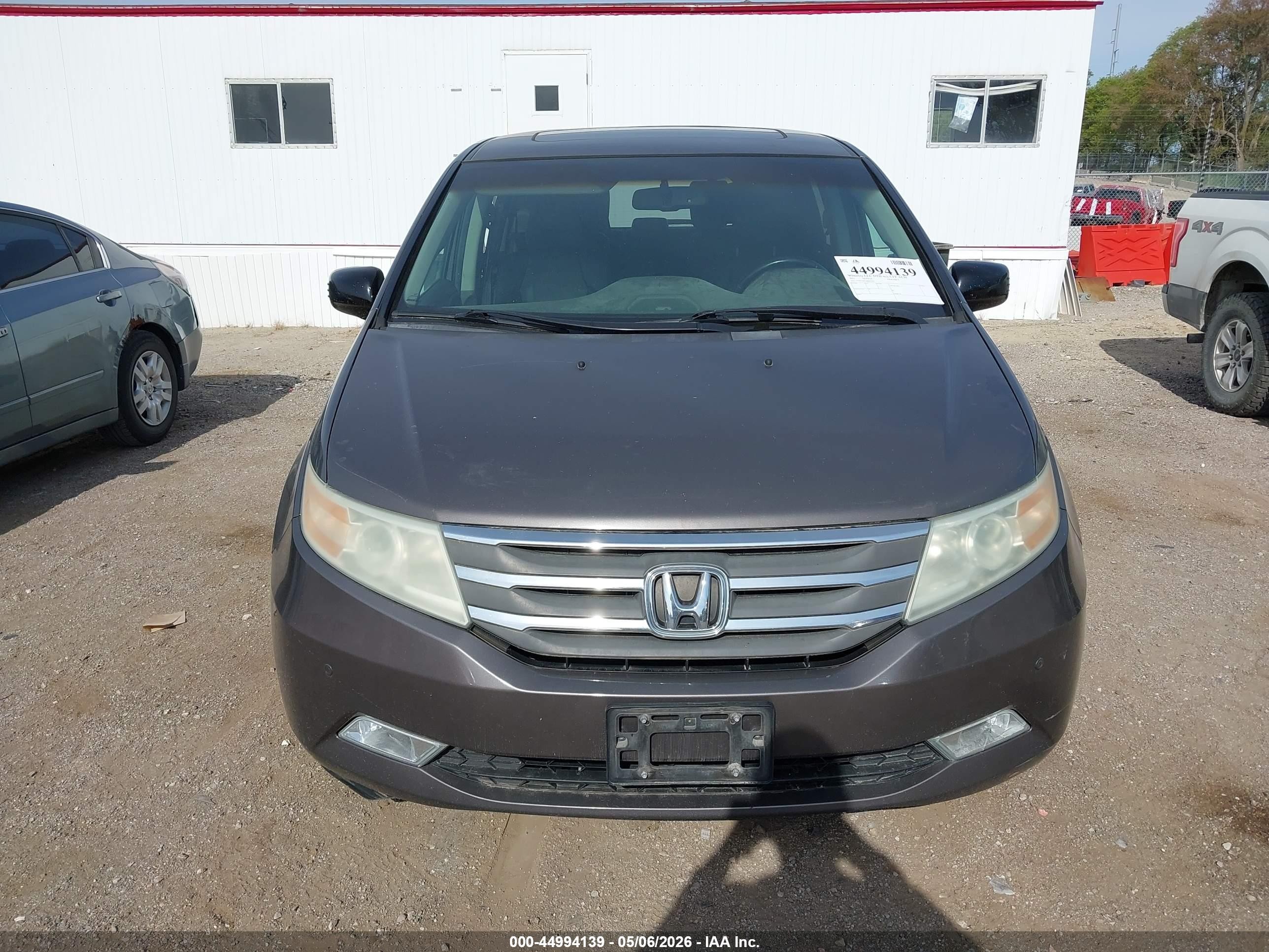 2011 Honda Odyssey Touring/touring Elite Silver vin: 5FNRL5H91BB049940