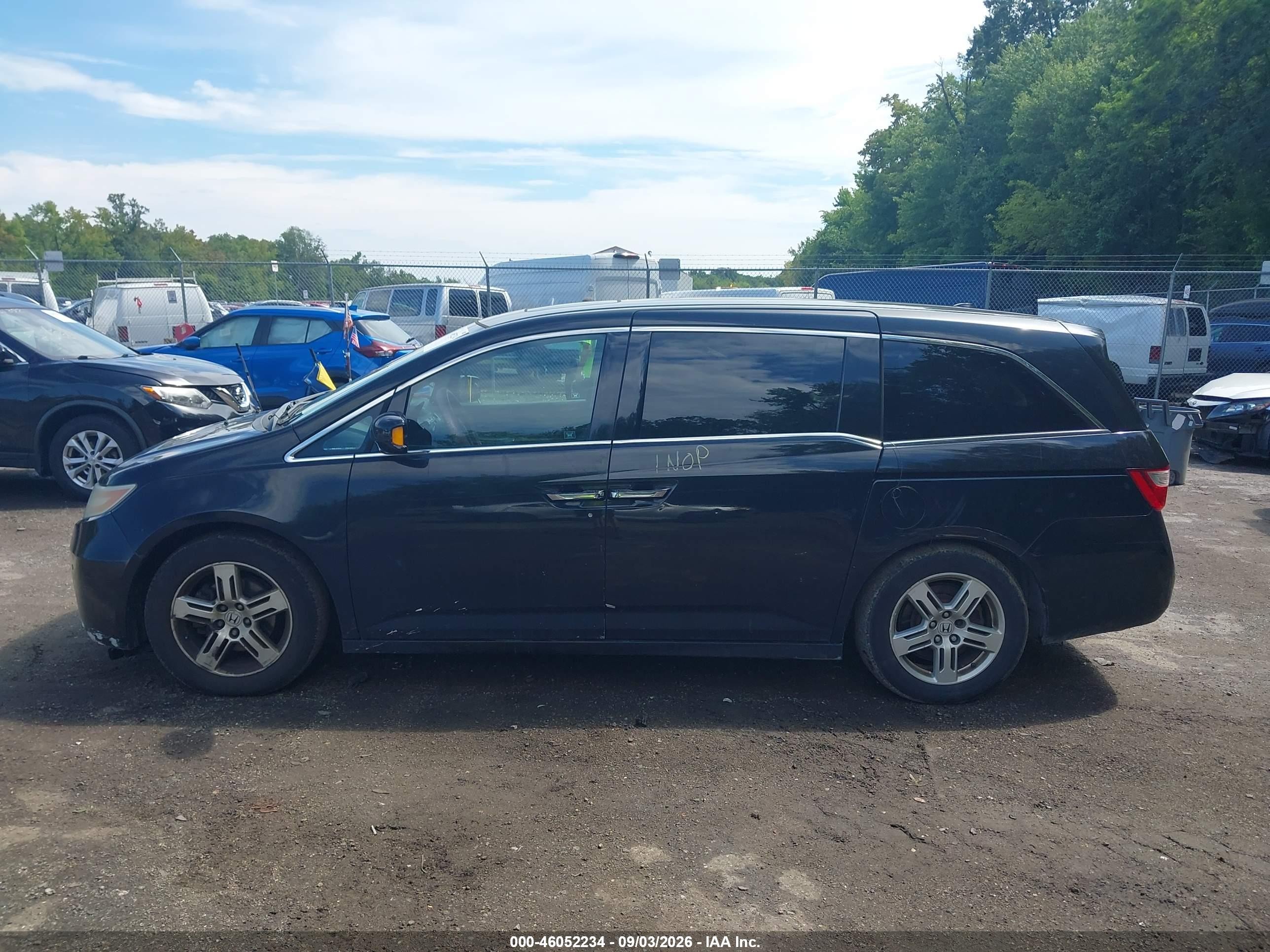 2011 Honda Odyssey Touring/touring Elite Black vin: 5FNRL5H91BB056614