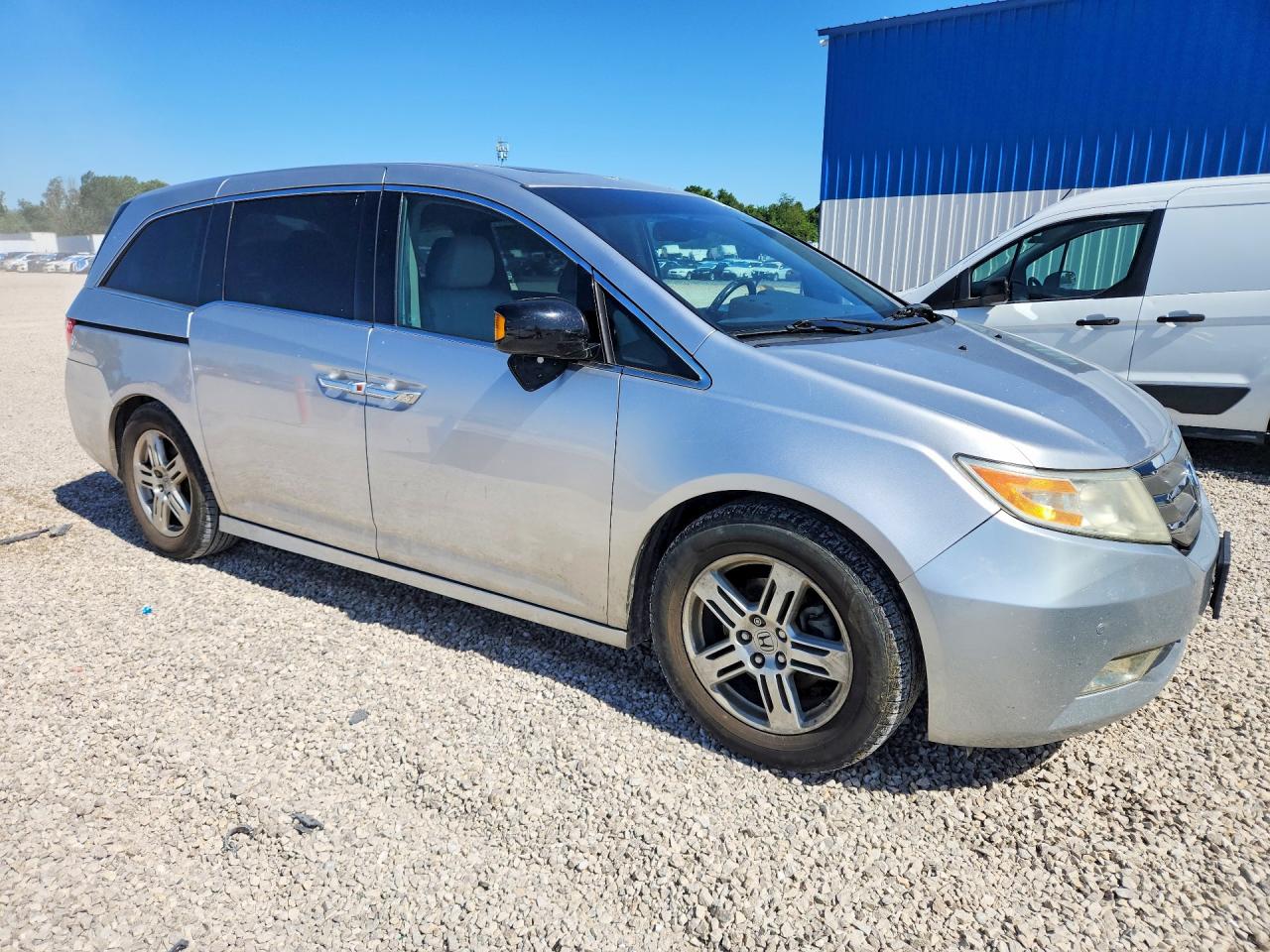 2011 Honda Odessey Silver vin: 5FNRL5H91BB068973