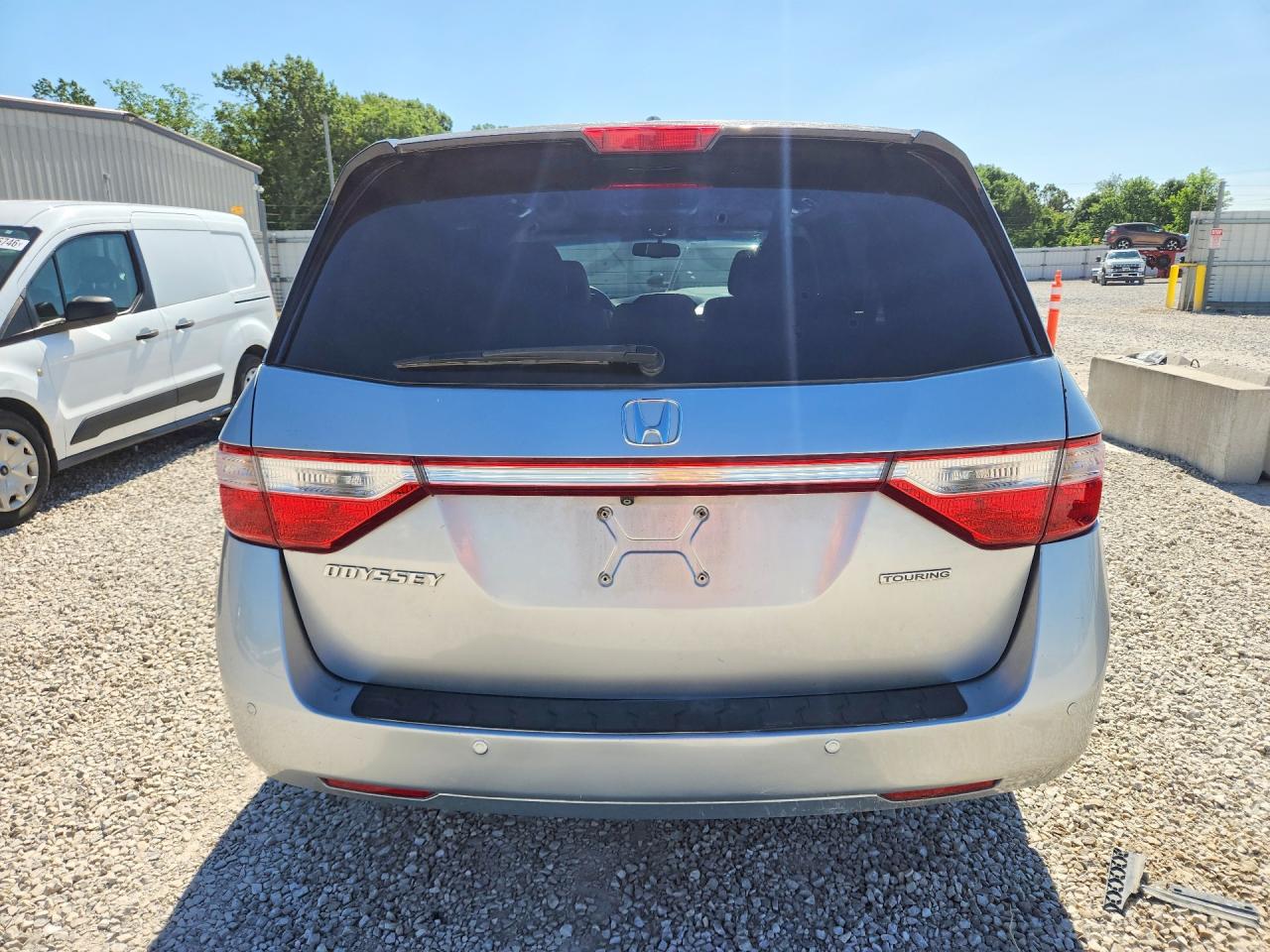 2011 Honda Odessey Silver vin: 5FNRL5H91BB068973