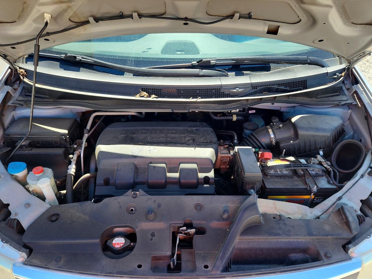2011 Honda Odessey Silver vin: 5FNRL5H91BB068973