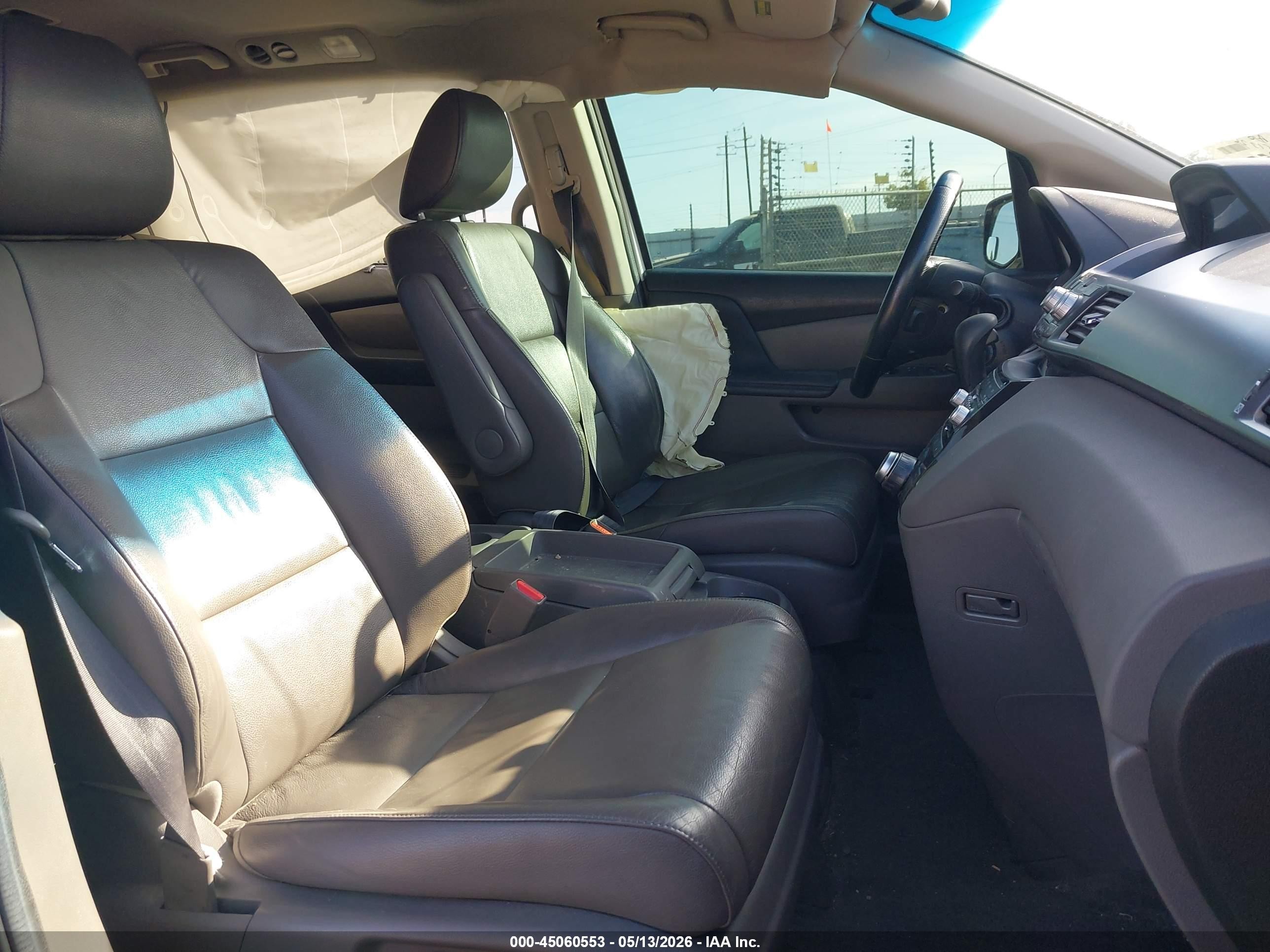2012 Honda Odyssey Touring/touring Elite White vin: 5FNRL5H91CB010153