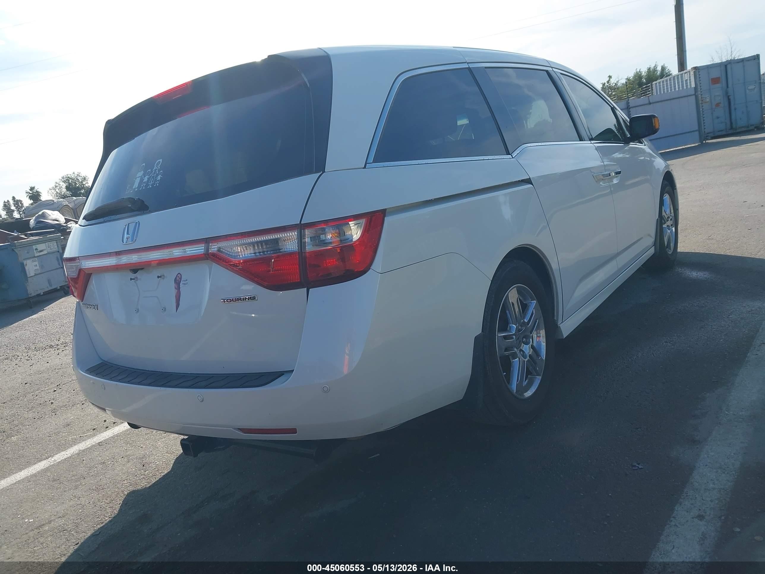 2012 Honda Odyssey Touring/touring Elite White vin: 5FNRL5H91CB010153