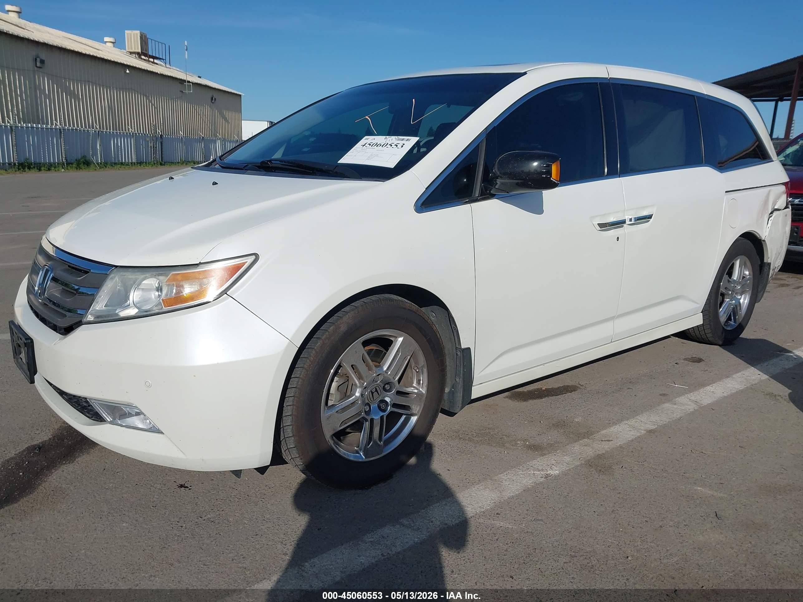 2012 Honda Odyssey Touring/touring Elite White vin: 5FNRL5H91CB010153