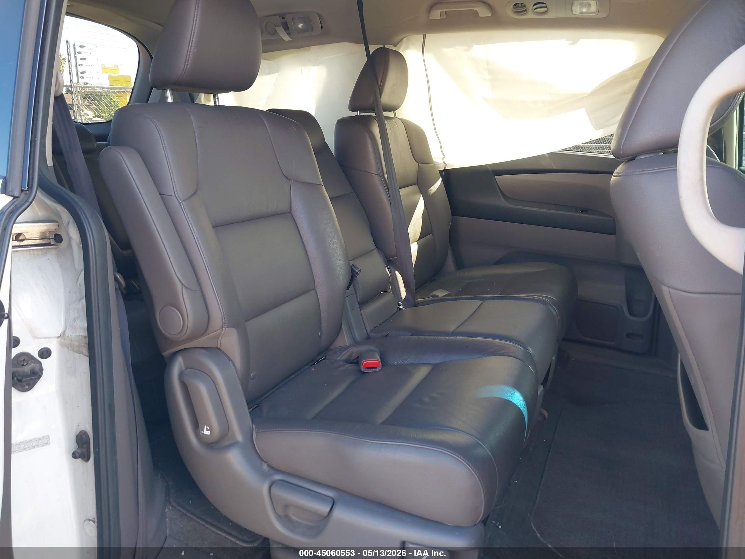 2012 Honda Odyssey Touring/touring Elite White vin: 5FNRL5H91CB010153
