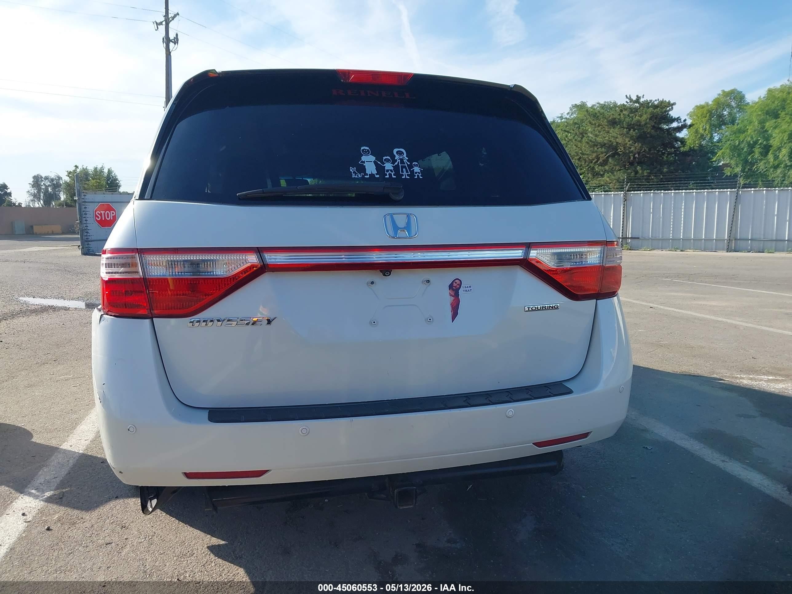 2012 Honda Odyssey Touring/touring Elite White vin: 5FNRL5H91CB010153