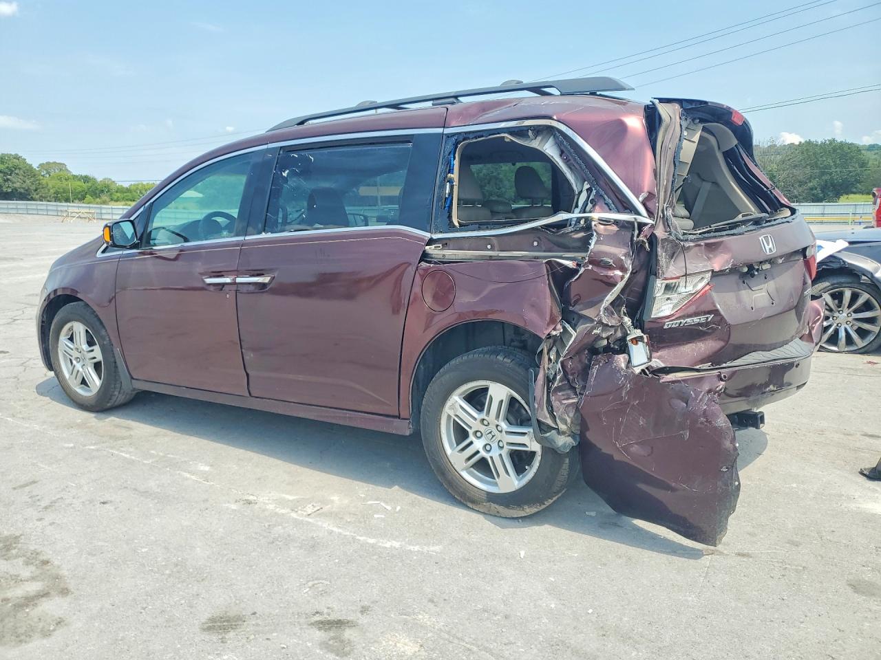 2012 Honda Odyssey Touring Burgundy vin: 5FNRL5H91CB040009