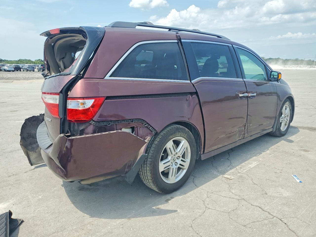 2012 Honda Odyssey Touring Burgundy vin: 5FNRL5H91CB040009