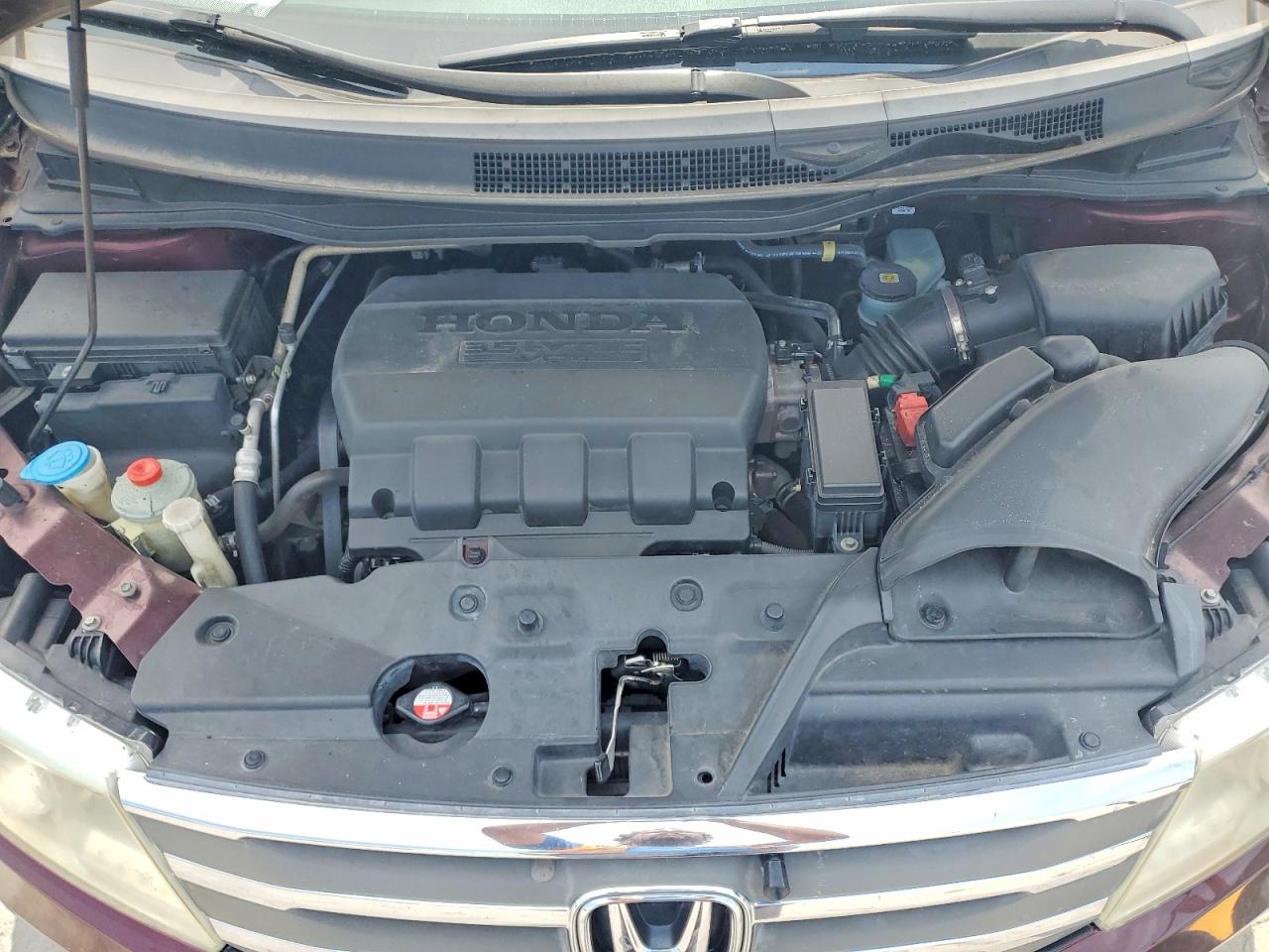 2012 Honda Odyssey Touring Burgundy vin: 5FNRL5H91CB040009
