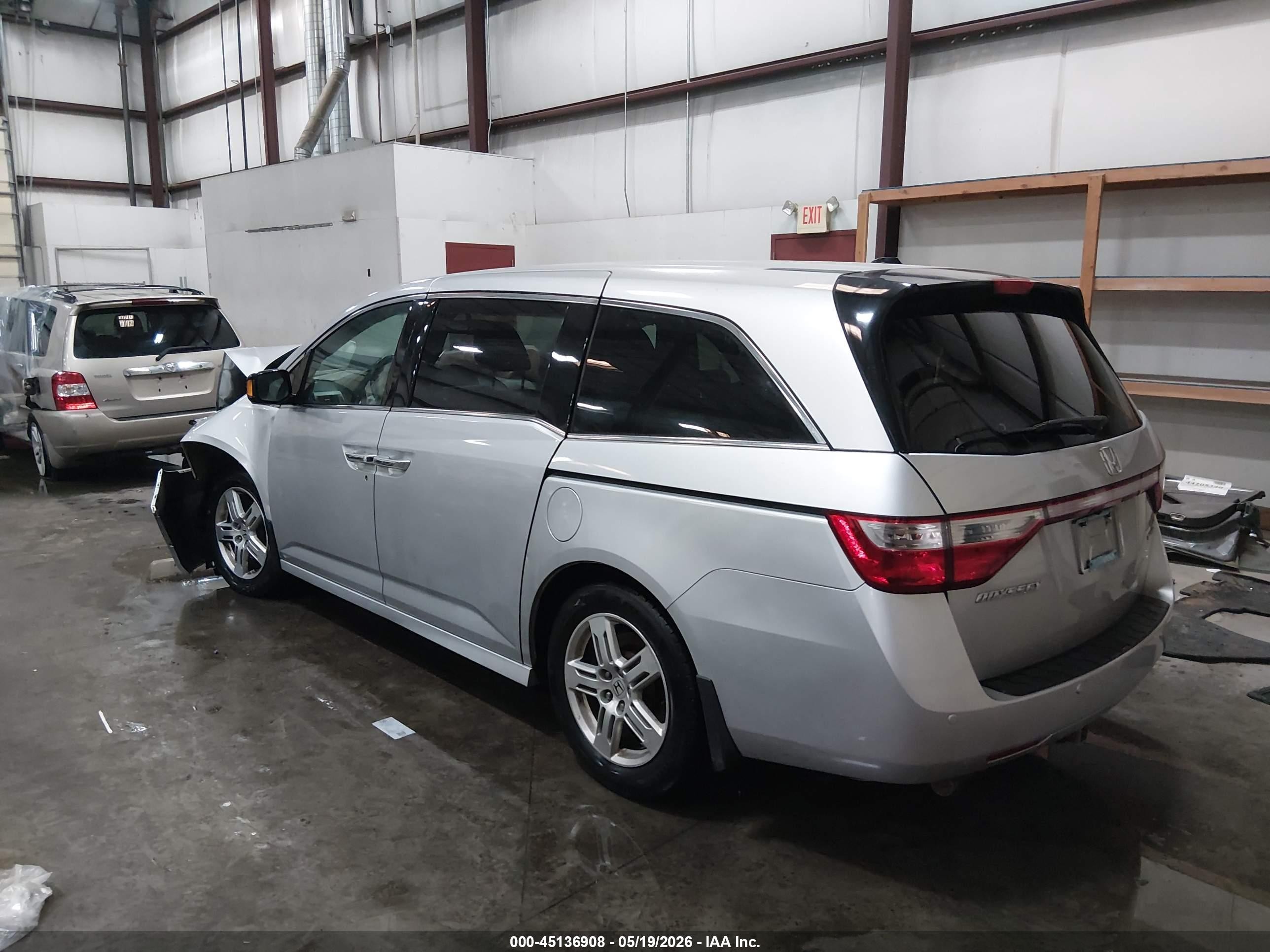 2012 Honda Odyssey Touring/touring Elite Gray vin: 5FNRL5H91CB103156