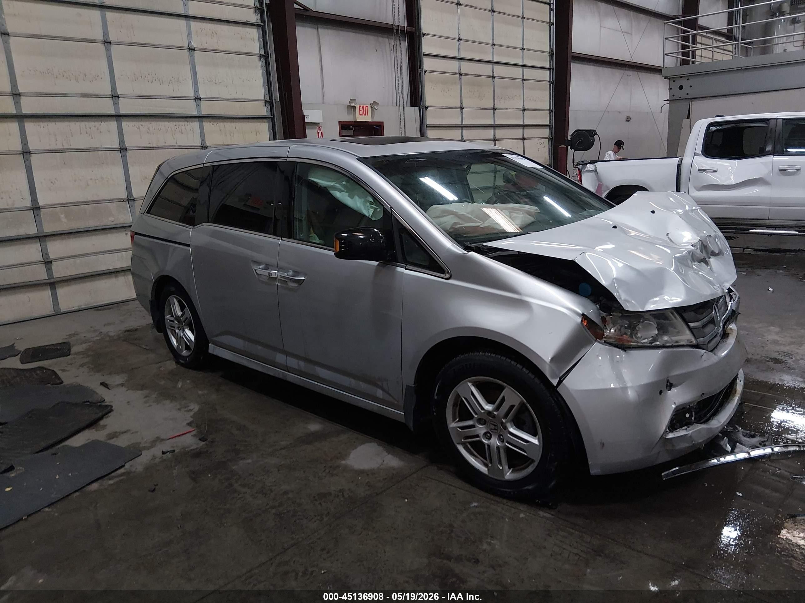 2012 Honda Odyssey Touring/touring Elite Gray vin: 5FNRL5H91CB103156