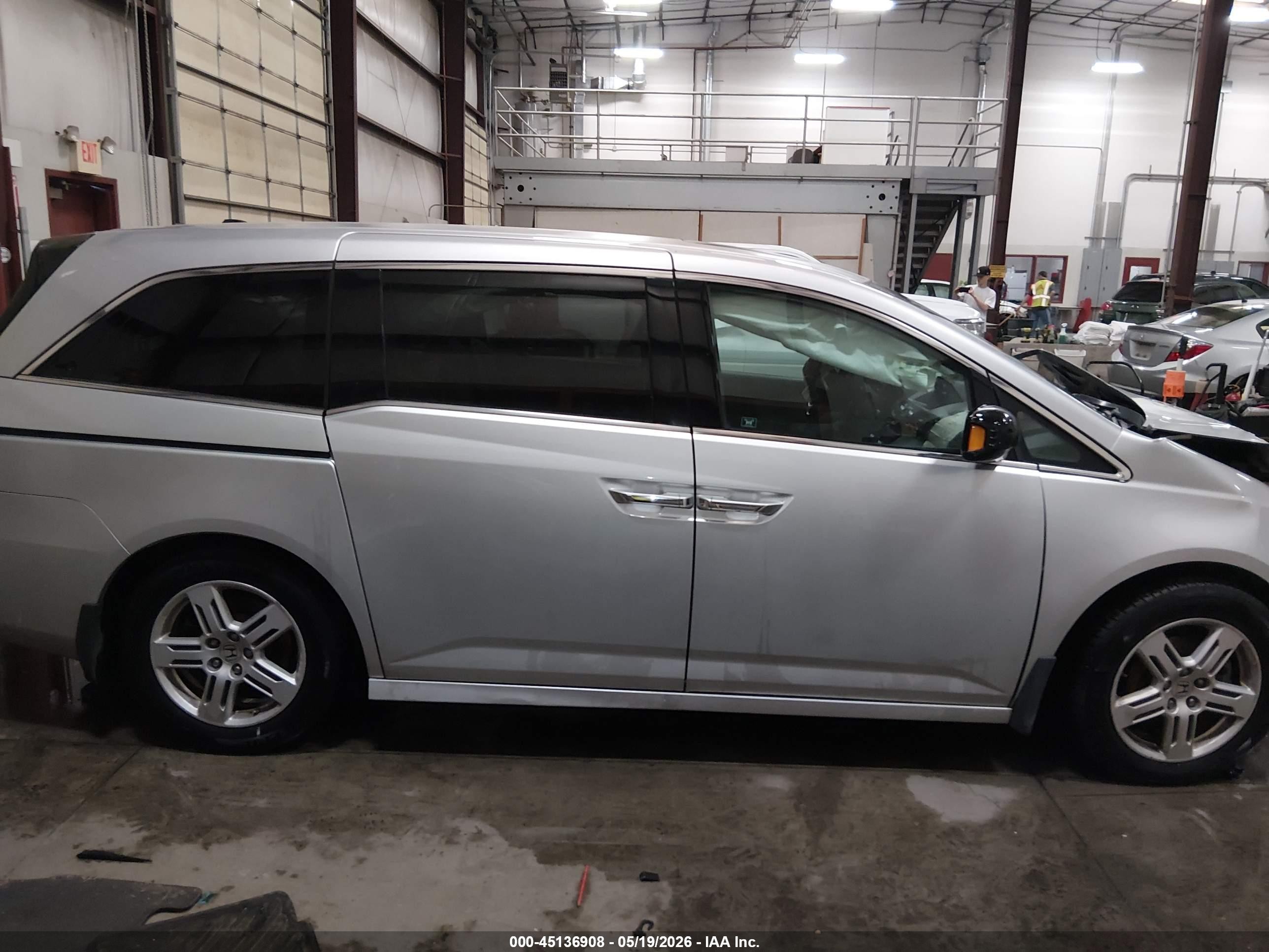 2012 Honda Odyssey Touring/touring Elite Gray vin: 5FNRL5H91CB103156