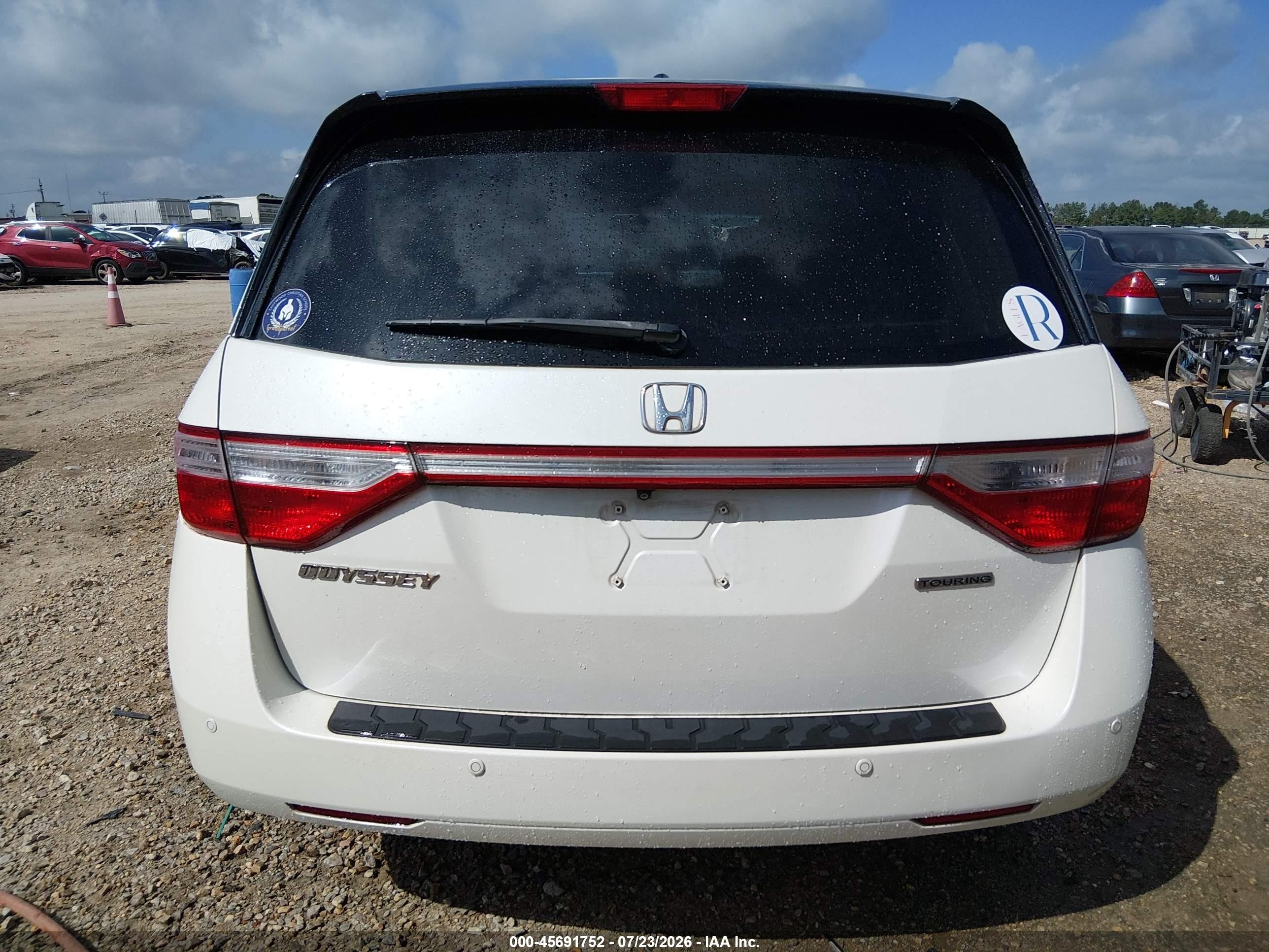 2013 Honda Odyssey Touring/touring Elite White vin: 5FNRL5H91DB005911