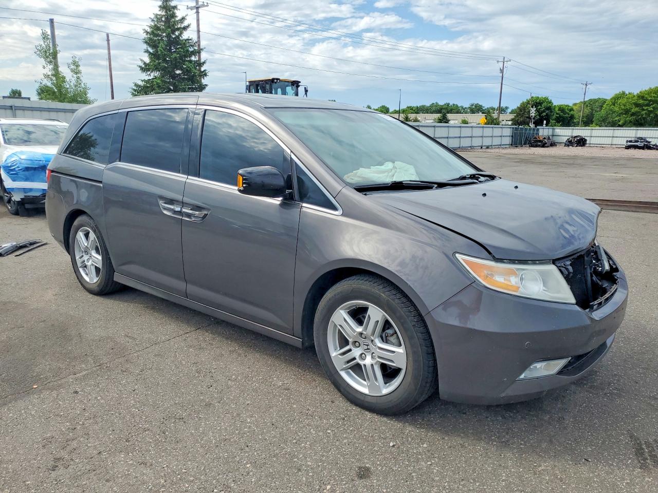 2013 Honda Odyssey Touring Gray vin: 5FNRL5H91DB011546