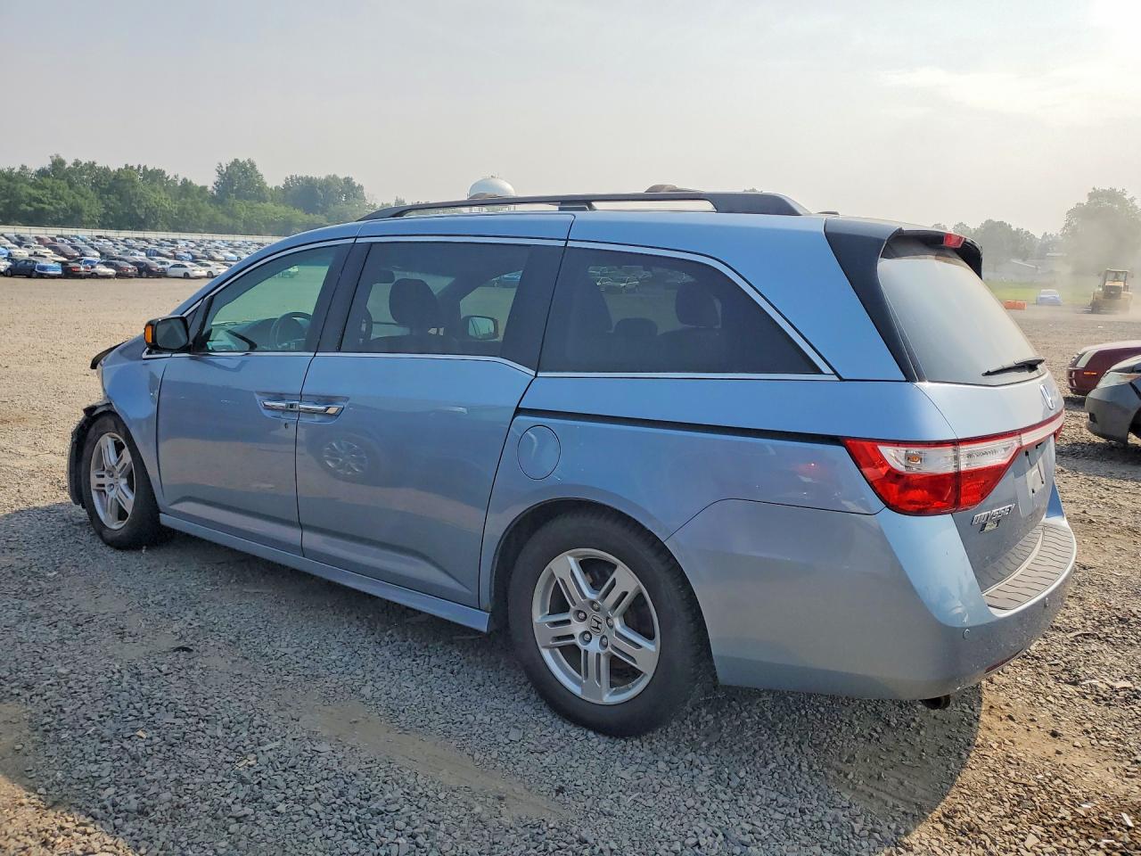 2013 Honda Odyssey Touring Blue vin: 5FNRL5H91DB057622
