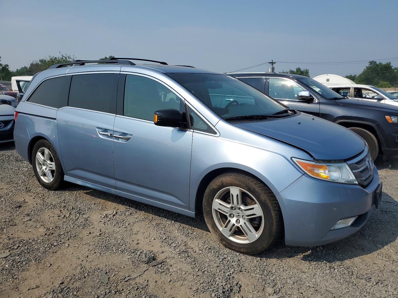 2013 Honda Odyssey Touring Blue vin: 5FNRL5H91DB057622