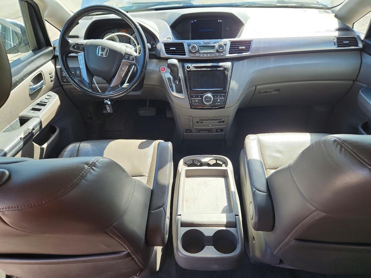 2014 Honda Odyssey Touring Silver vin: 5FNRL5H91EB040840