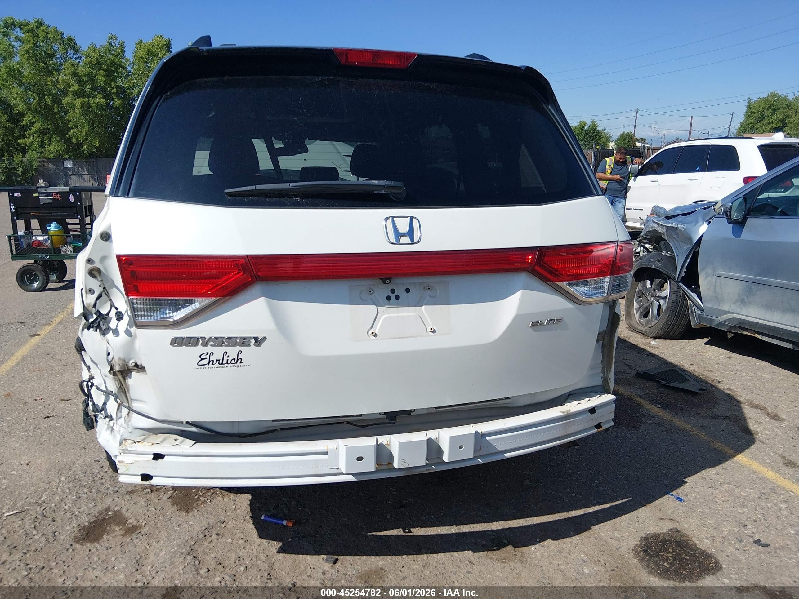 2014 Honda Odyssey Touring/touring Elite White vin: 5FNRL5H91EB051157