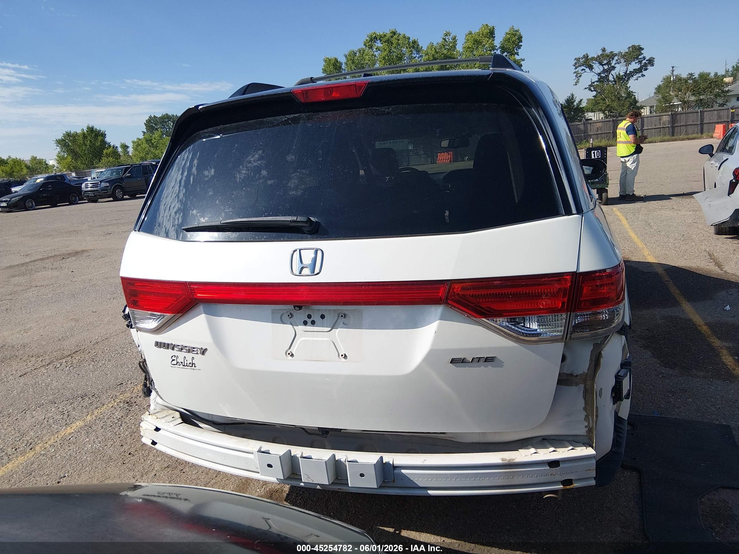 2014 Honda Odyssey Touring/touring Elite White vin: 5FNRL5H91EB051157