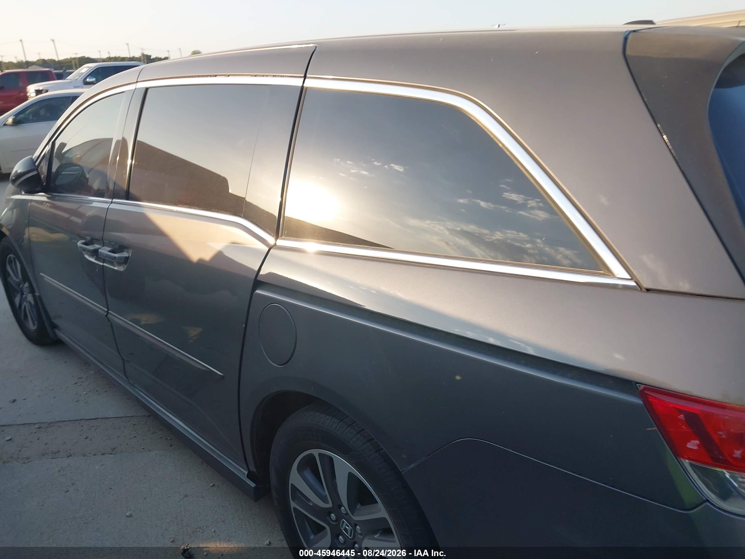 2014 Honda Odyssey Touring/touring Elite Gray vin: 5FNRL5H91EB052499