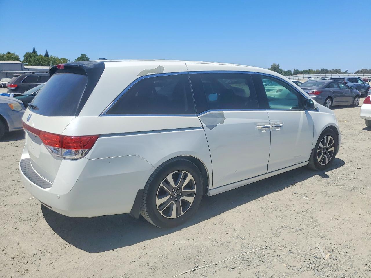 2014 Honda Odyssey Touring White vin: 5FNRL5H91EB071800
