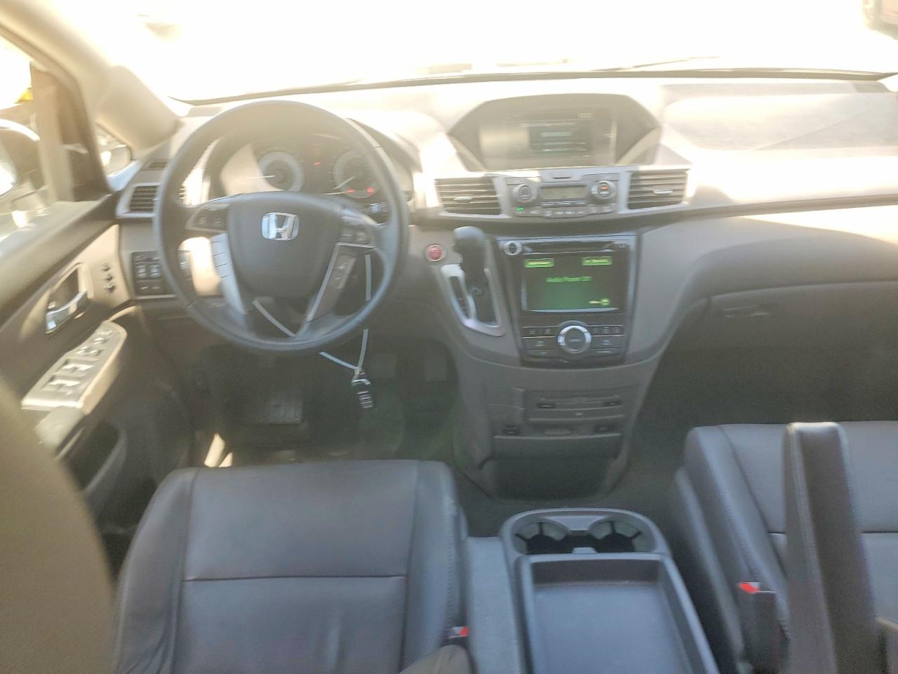 2014 Honda Odyssey Touring White vin: 5FNRL5H91EB071800