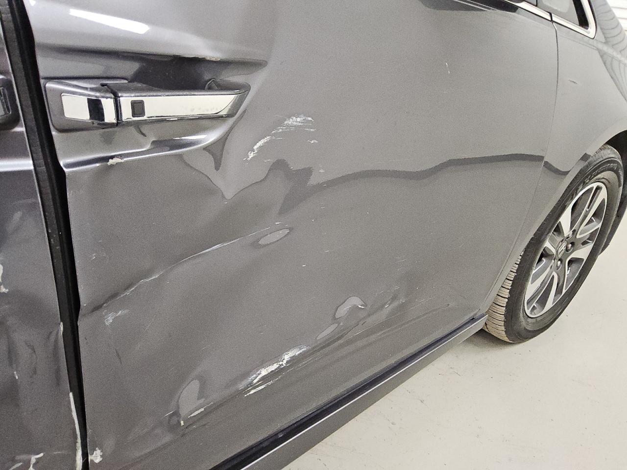 2014 Honda Odyssey Touring Gray vin: 5FNRL5H91EB094879 Damage: Right Front Door, Dent(S) W/ Paint Dmg, > 12 Inches
