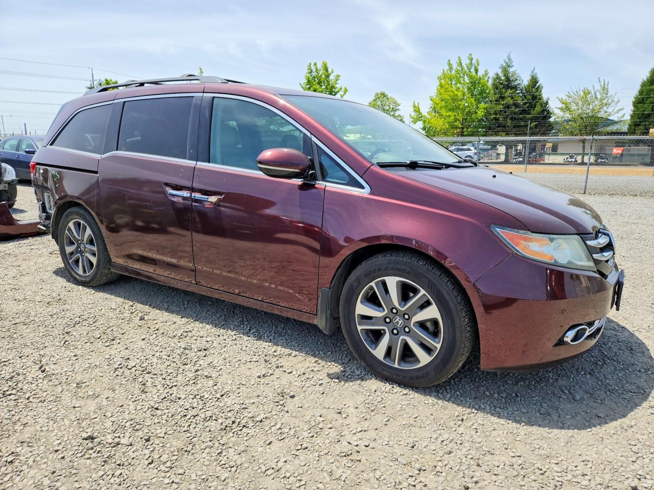 2014 Honda Odyssey Touring Burgundy vin: 5FNRL5H91EB108392