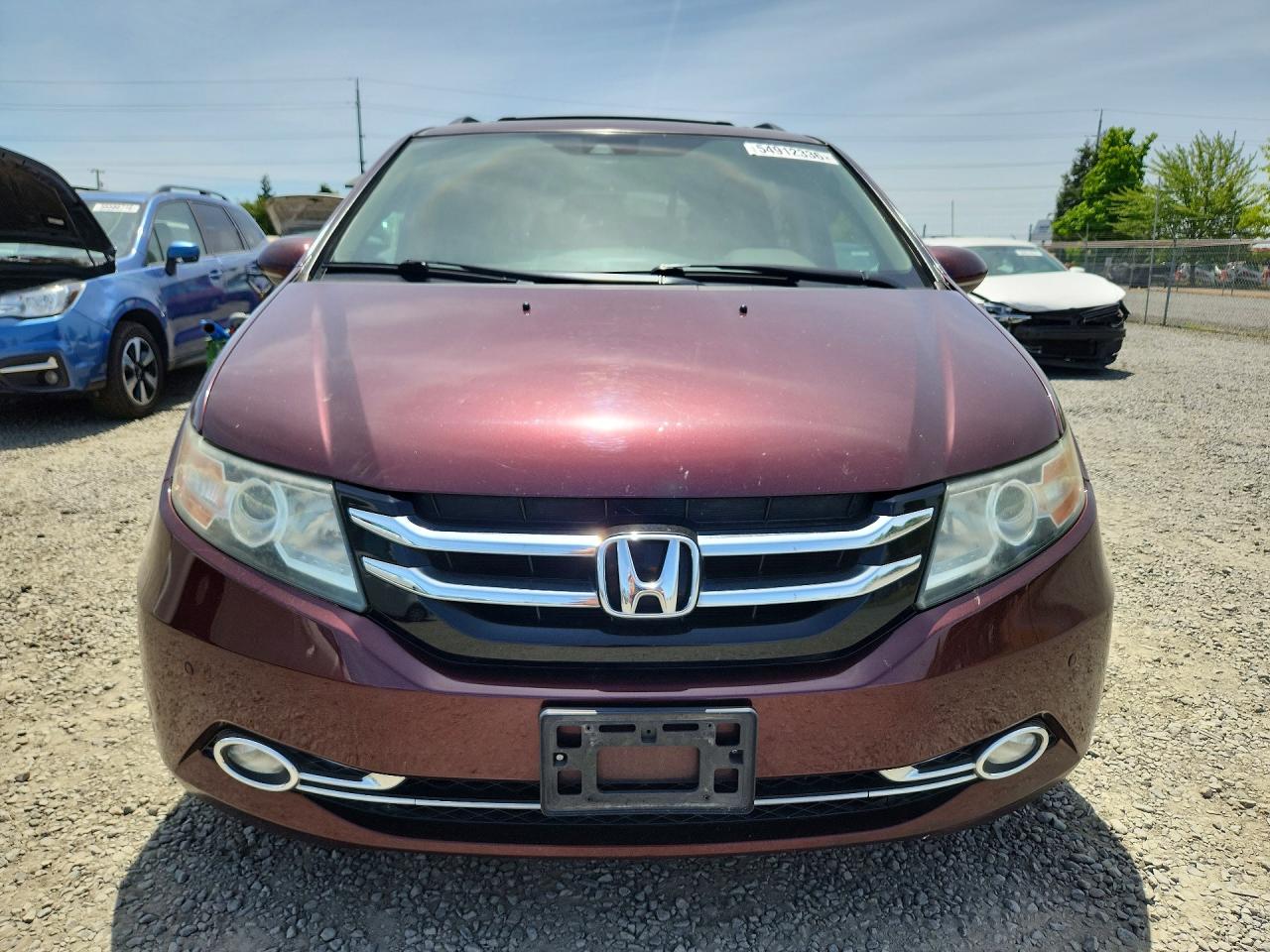 2014 Honda Odyssey Touring Burgundy vin: 5FNRL5H91EB108392