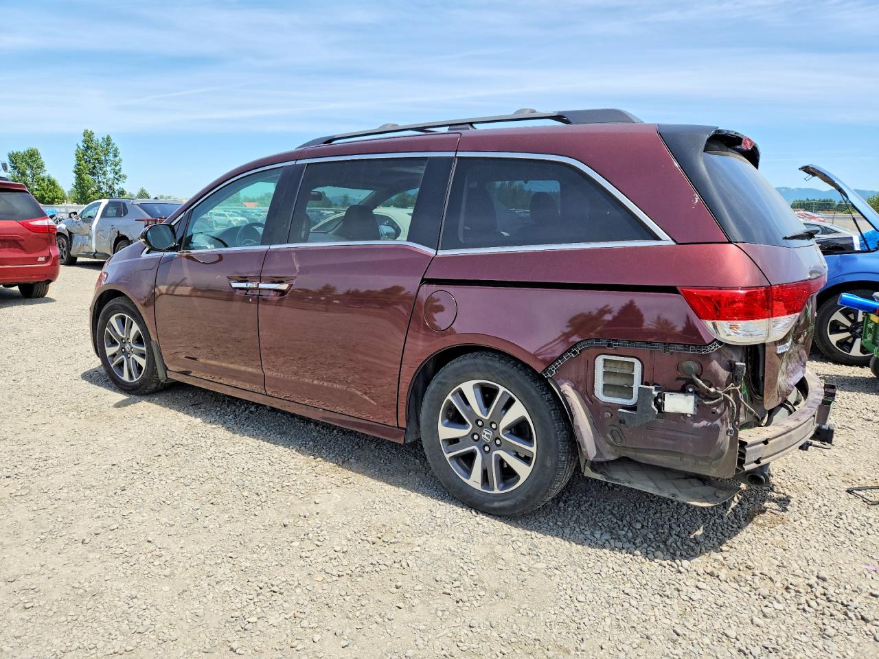 2014 Honda Odyssey Touring Burgundy vin: 5FNRL5H91EB108392