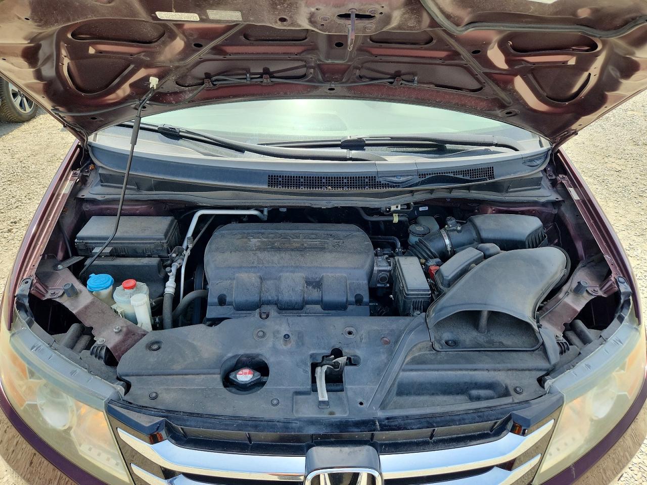 2014 Honda Odyssey Touring Burgundy vin: 5FNRL5H91EB108392
