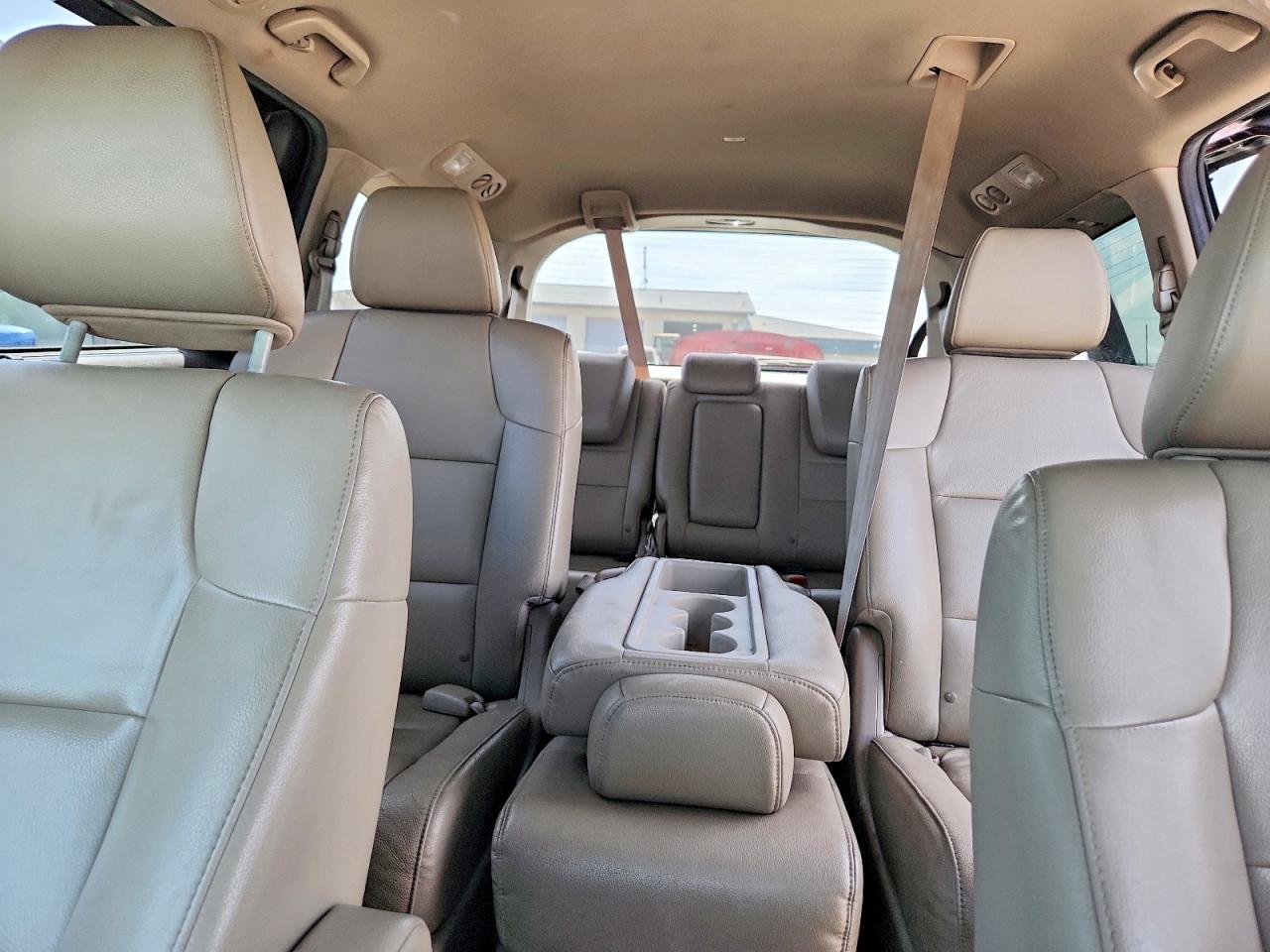2014 Honda Odyssey Touring Burgundy vin: 5FNRL5H91EB108392